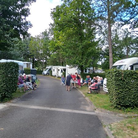Camping Hurongues Pomeys Exterior foto