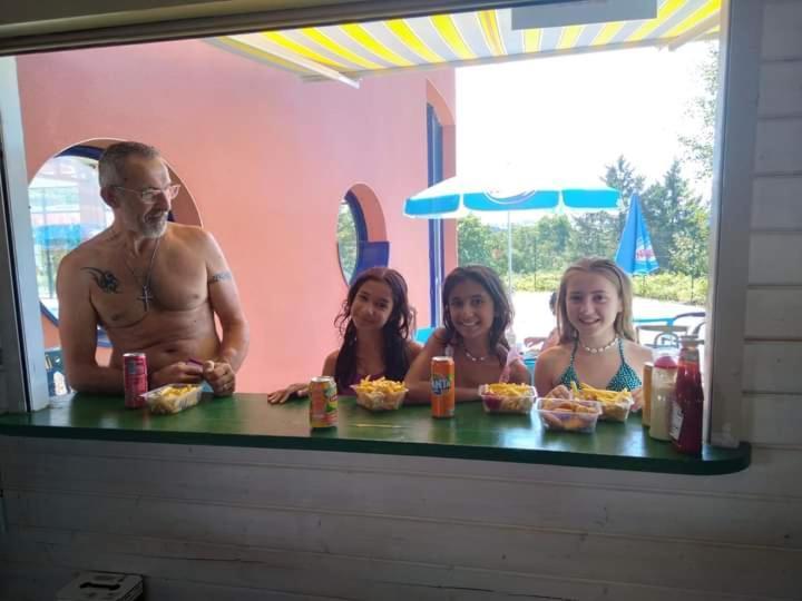 Camping Hurongues Pomeys Exterior foto