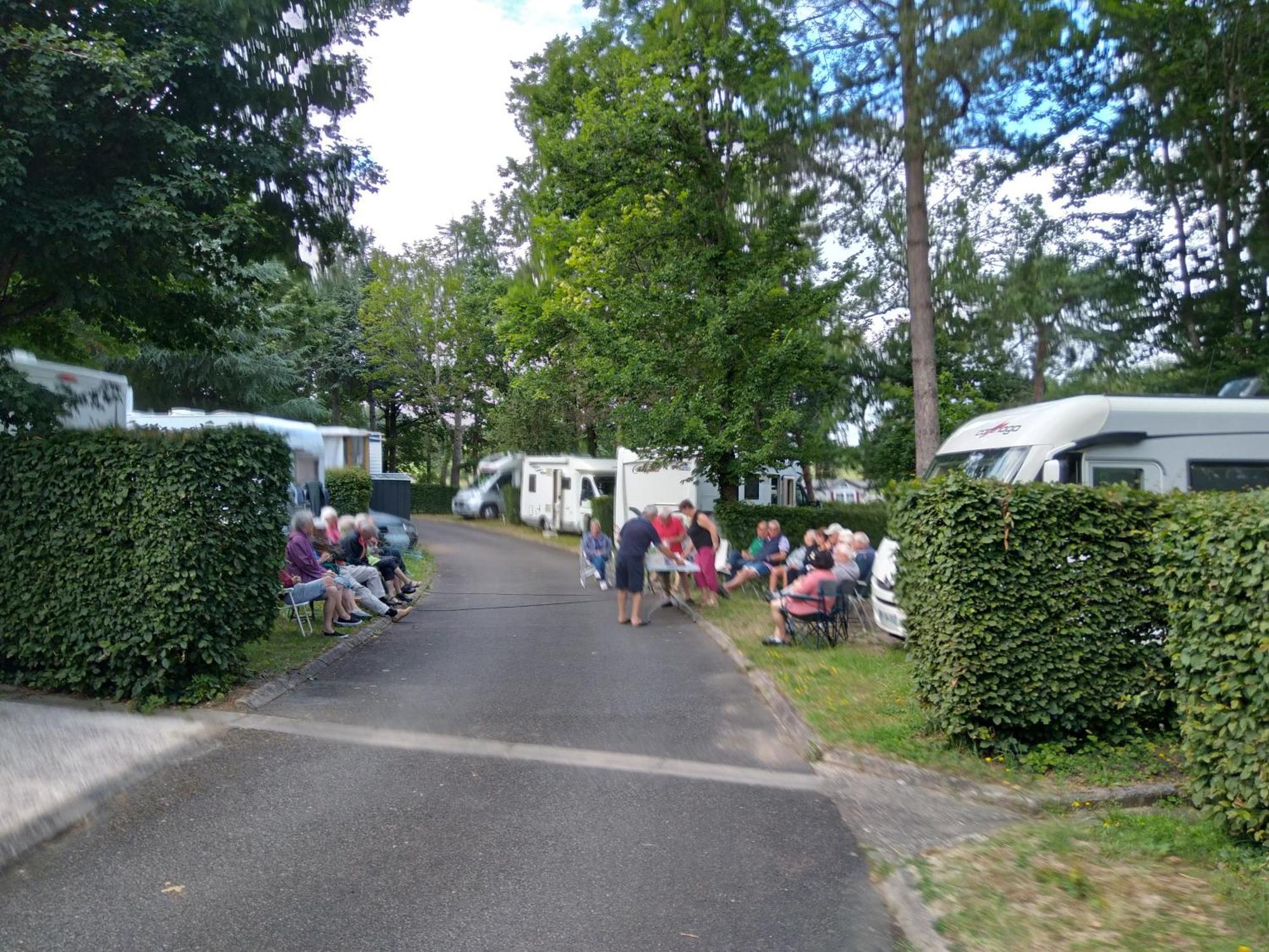 Camping Hurongues Pomeys Exterior foto