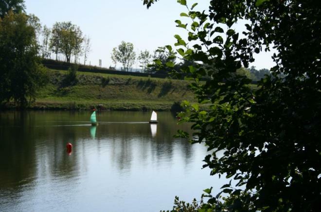 Camping Hurongues Pomeys Exterior foto